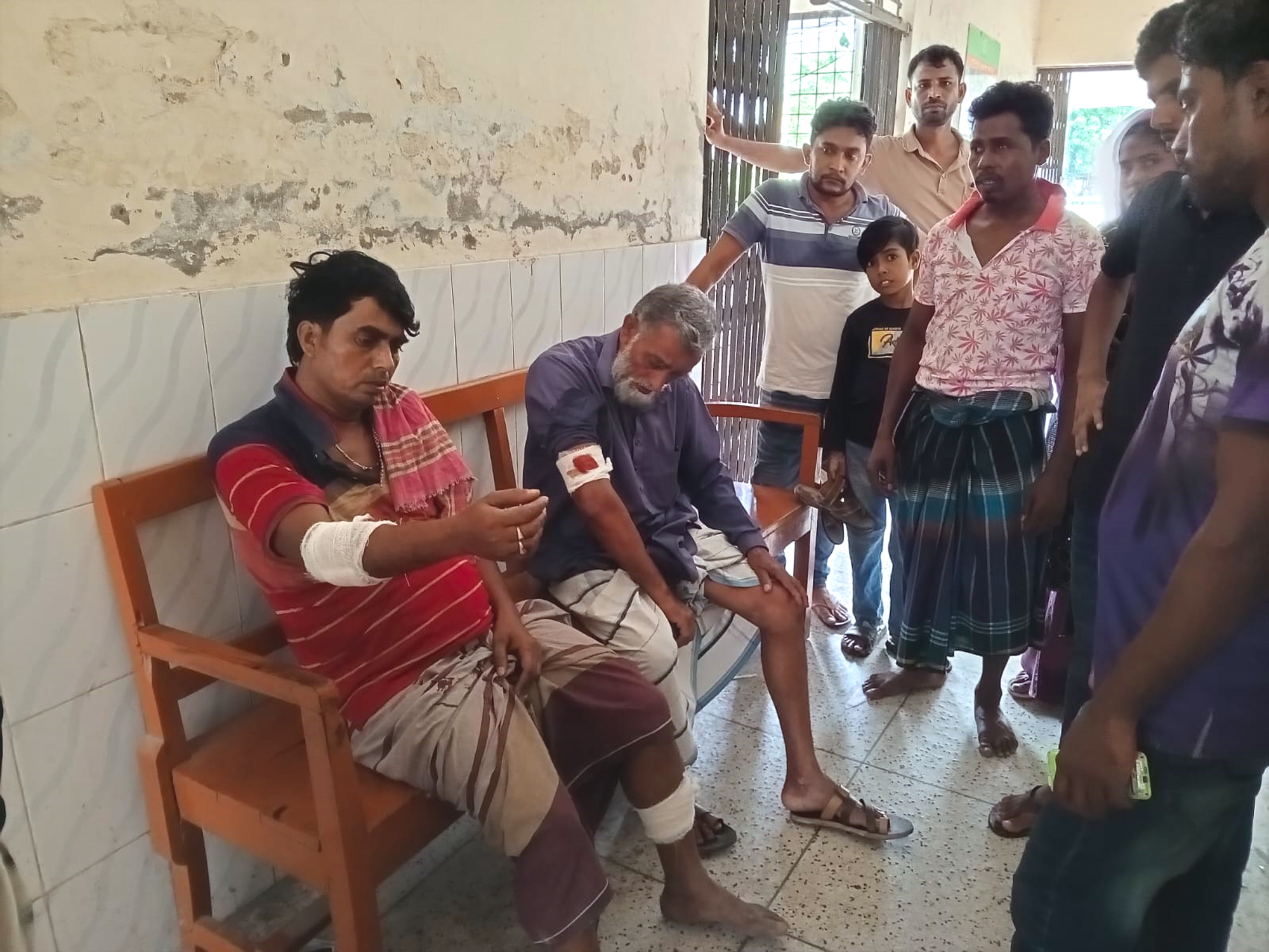 কৃষকের দুই গরু জবাই করে পিকনিক; ৮ কৃষককে পিটিয়ে আহত